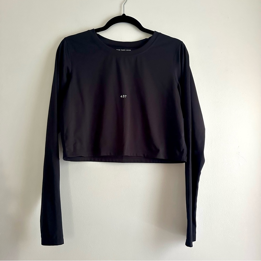 437 • Long Sleeve‎ Crop Top in Black